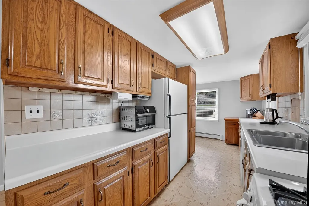 62 Lakeside Drive New Windsor NY 12553