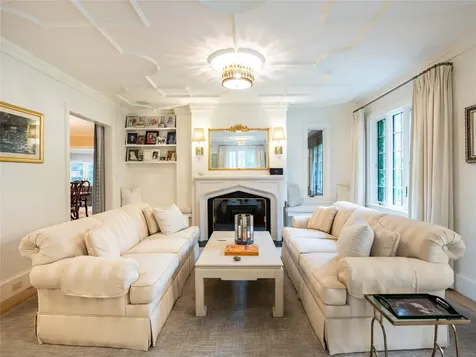 510 Manhasset Woods Road Manhasset NY 11030