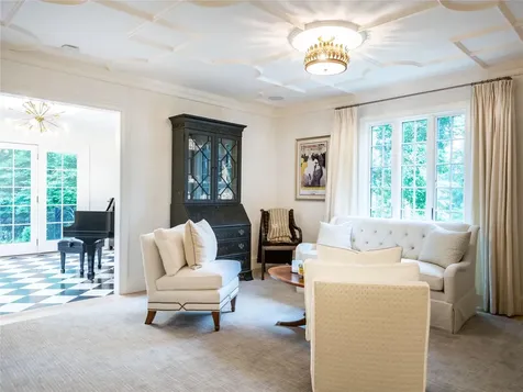510 Manhasset Woods Road Manhasset NY 11030