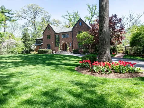 510 Manhasset Woods Road Manhasset NY 11030