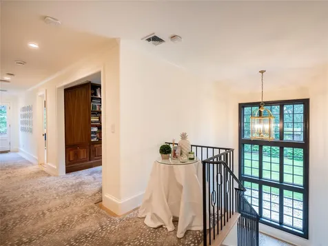 510 Manhasset Woods Road Manhasset NY 11030