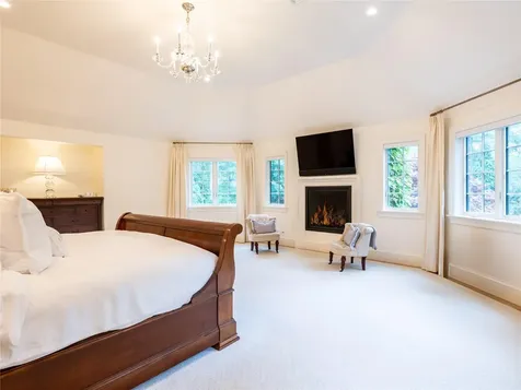 510 Manhasset Woods Road Manhasset NY 11030