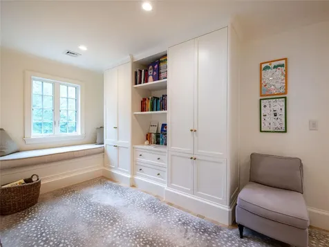 510 Manhasset Woods Road Manhasset NY 11030