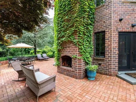 510 Manhasset Woods Road Manhasset NY 11030