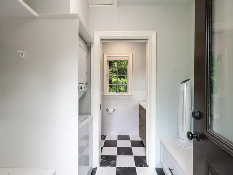 510 Manhasset Woods Road Manhasset NY 11030