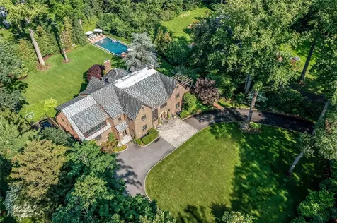 510 Manhasset Woods Road Manhasset NY 11030