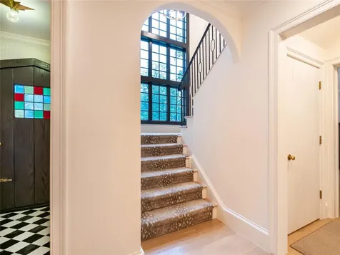 510 Manhasset Woods Road Manhasset NY 11030