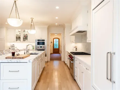 510 Manhasset Woods Road Manhasset NY 11030