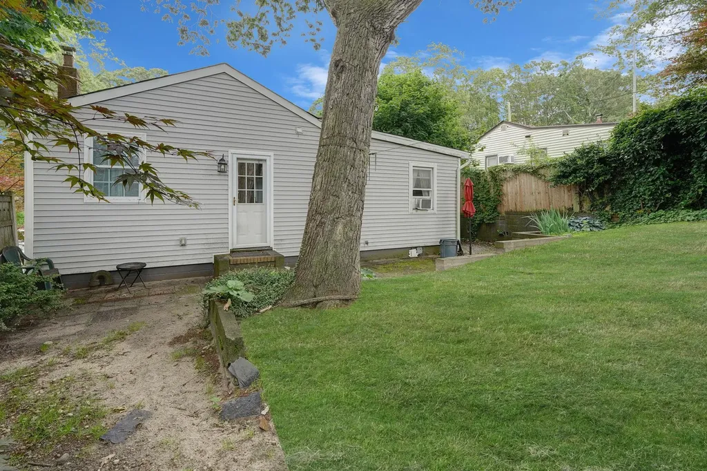 16 Pearl Road Rocky Point NY 11778