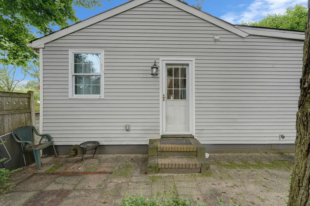 16 Pearl Road Rocky Point NY 11778