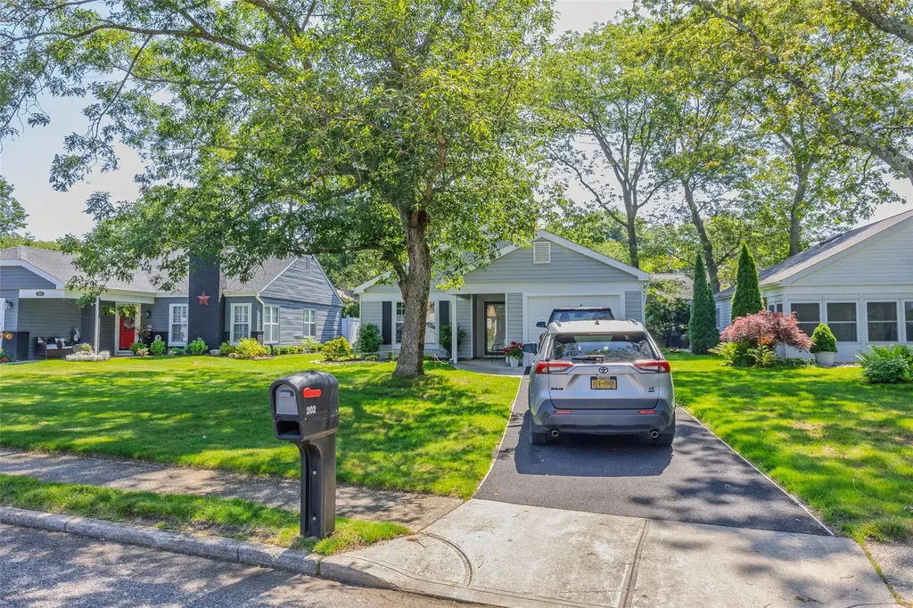 202 Kingston Drive Ridge NY 11961