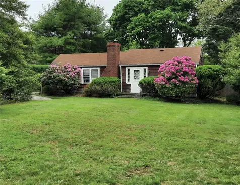 17 Club Lane Remsenburg NY 11960