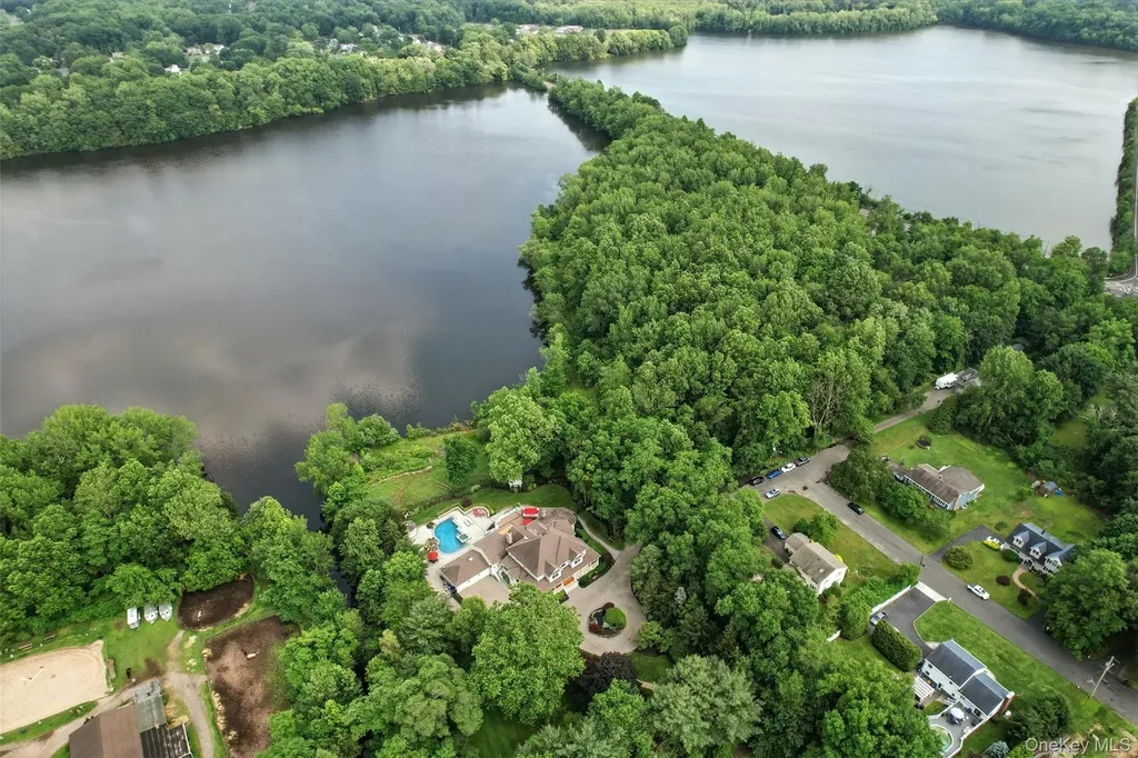 55 Kinsley Grove Pearl River NY 10965