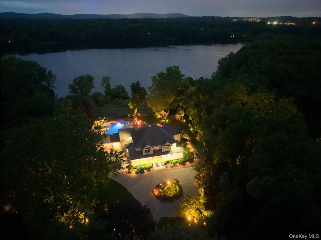 55 Kinsley Grove Pearl River NY 10965
