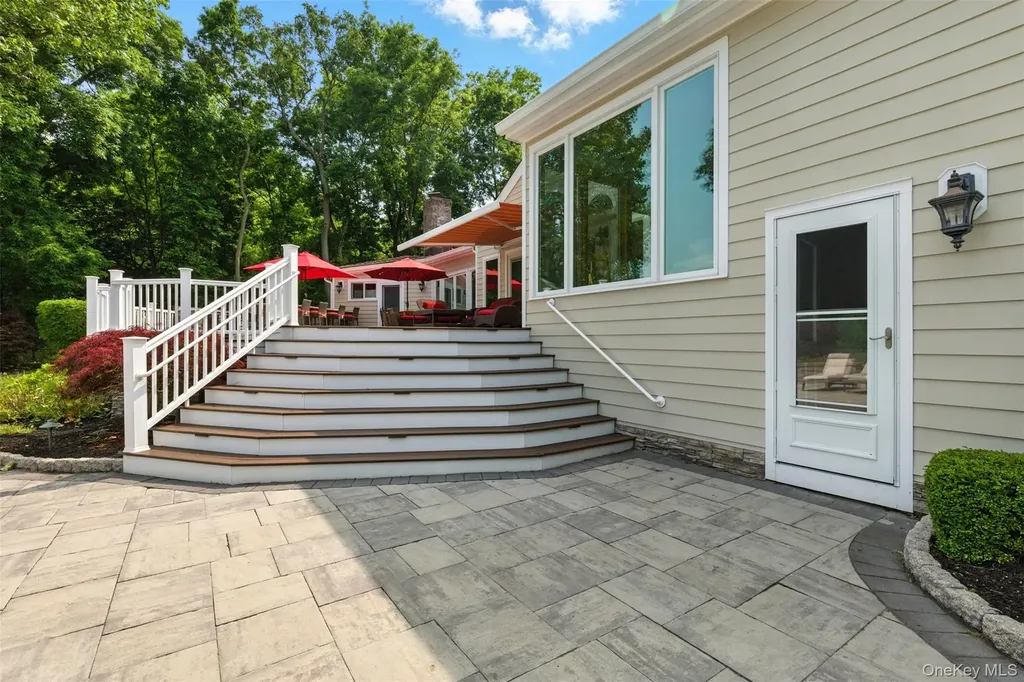 55 Kinsley Grove Pearl River NY 10965