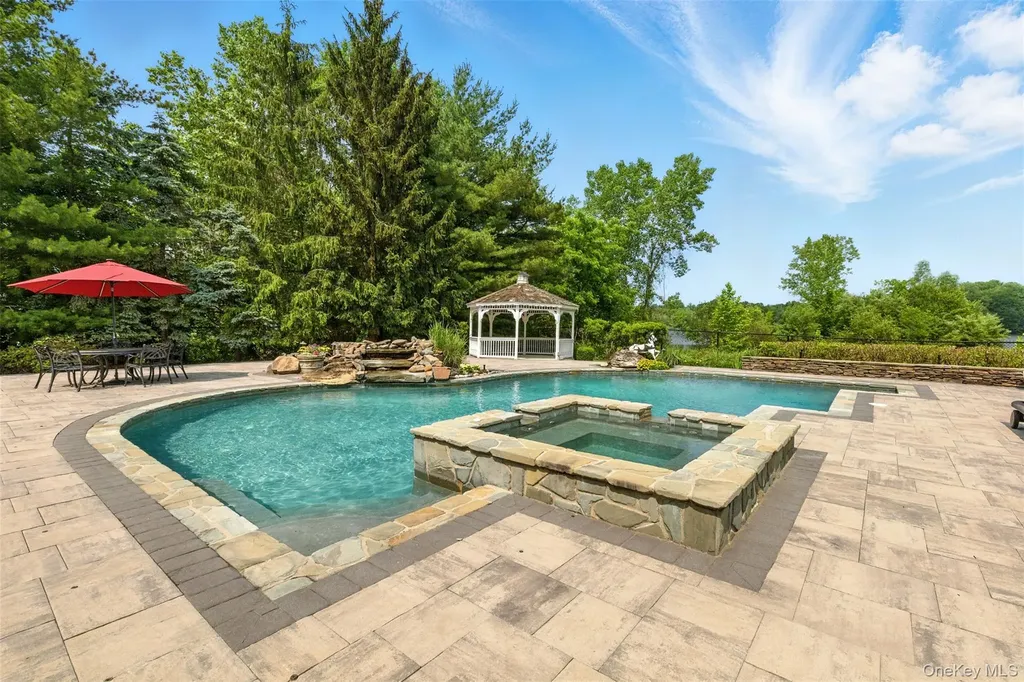 55 Kinsley Grove Pearl River NY 10965