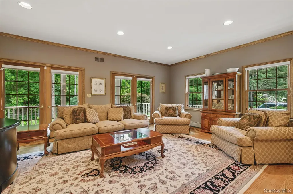 55 Kinsley Grove Pearl River NY 10965