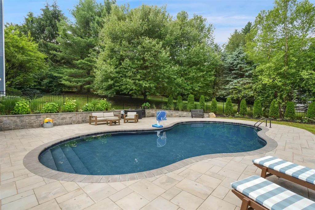 64 Lambert Ridge Cross River NY 10518