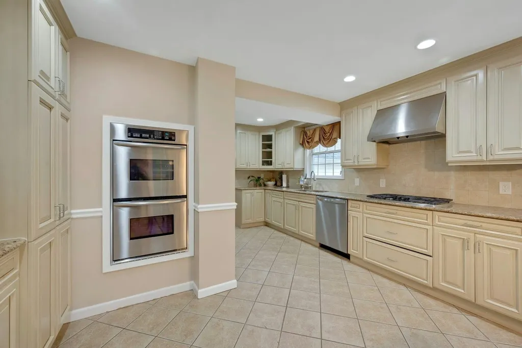 4 Longview Drive Eastchester NY 10709