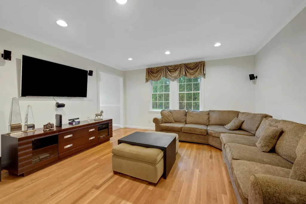 4 Longview Drive Eastchester NY 10709