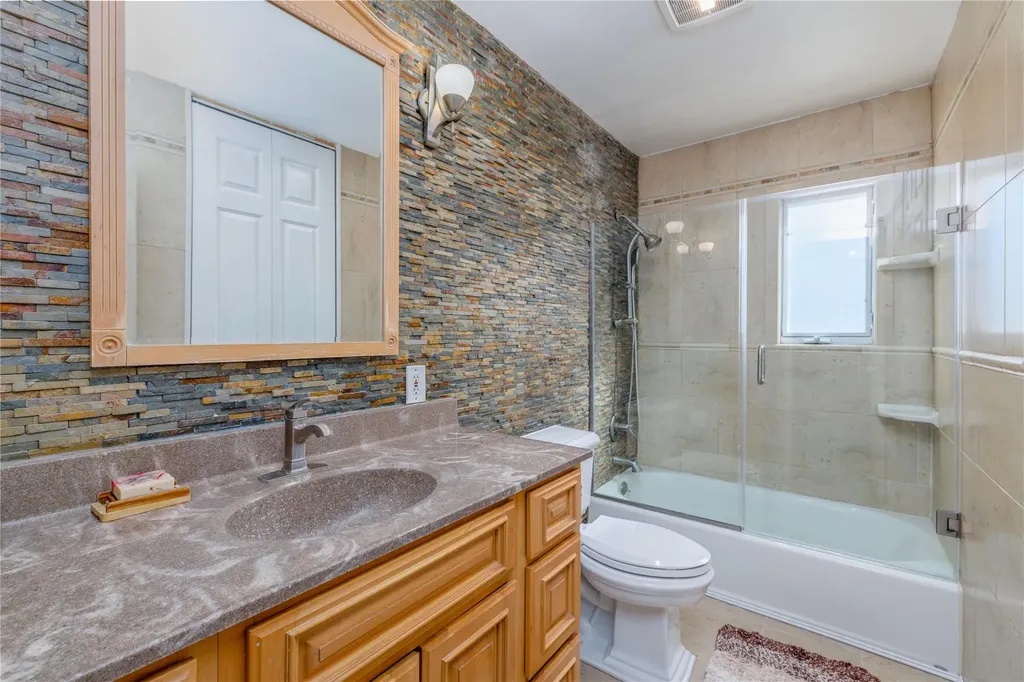 3706 Regent Lane Wantagh NY 11793