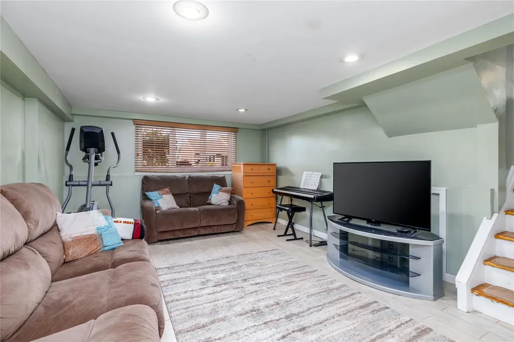 3706 Regent Lane Wantagh NY 11793