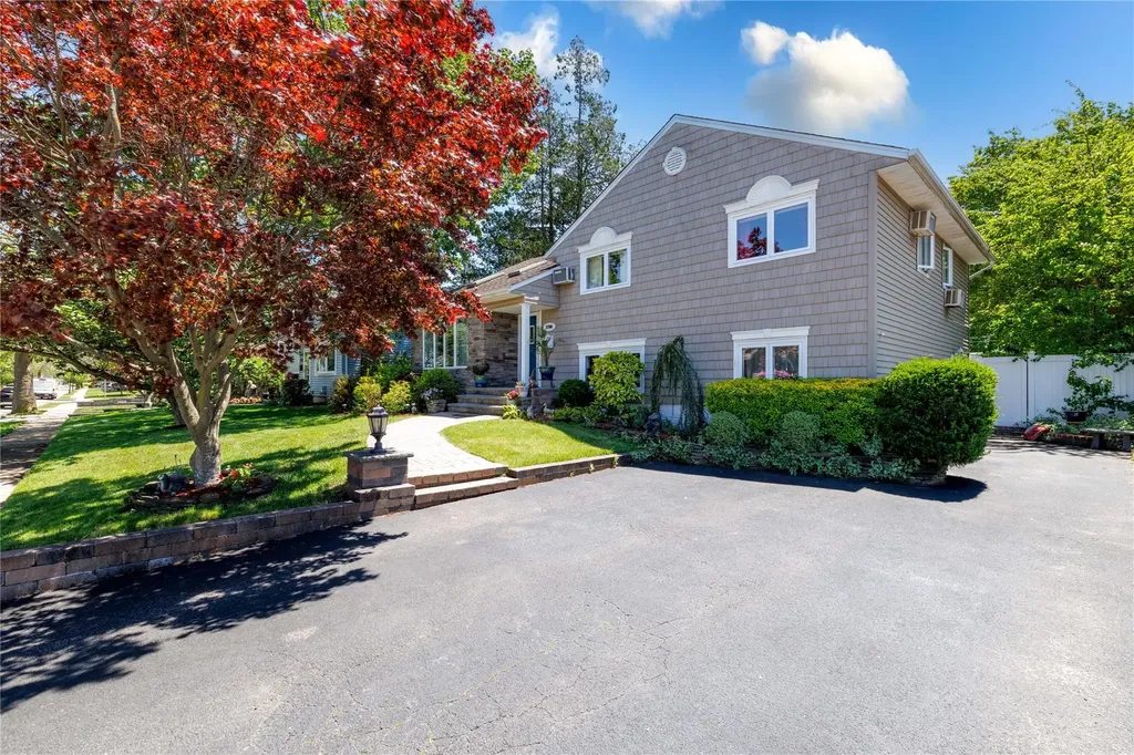 3706 Regent Lane Wantagh NY 11793