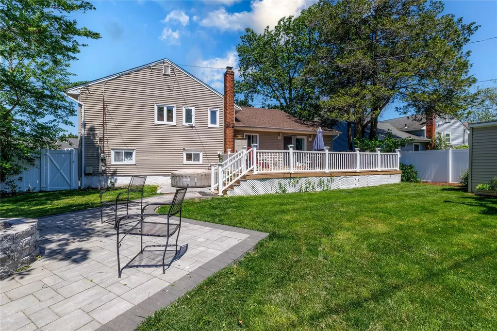 3706 Regent Lane Wantagh NY 11793