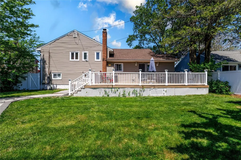3706 Regent Lane Wantagh NY 11793