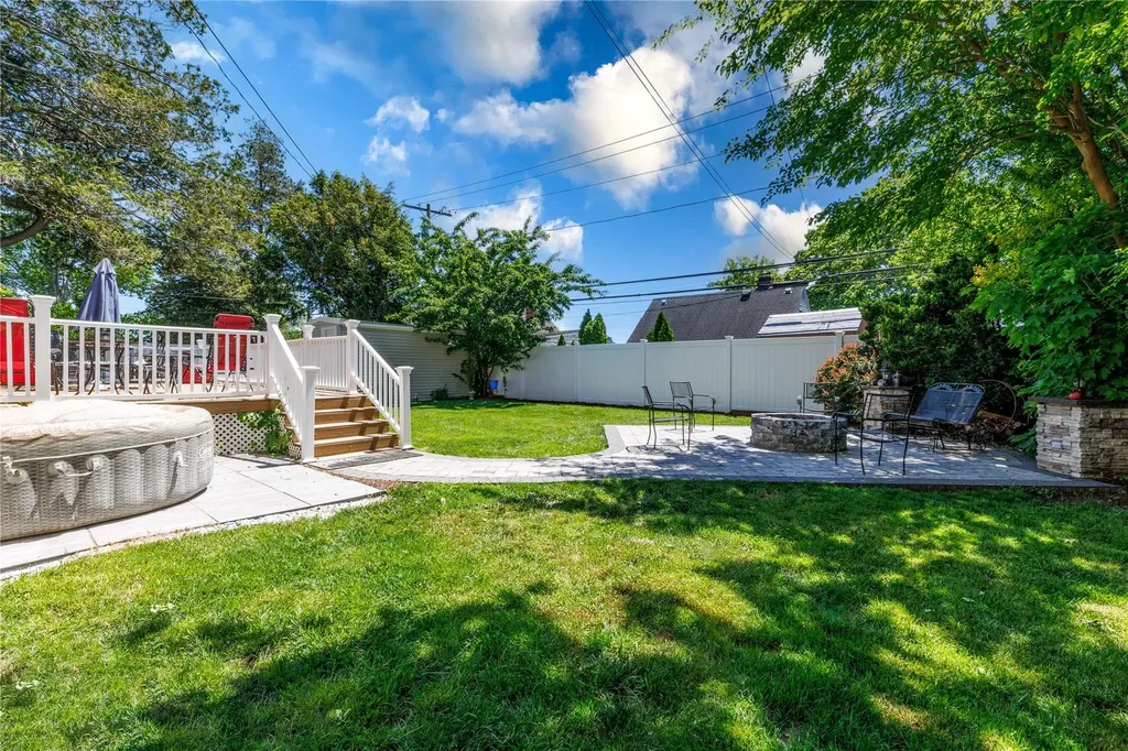 3706 Regent Lane Wantagh NY 11793