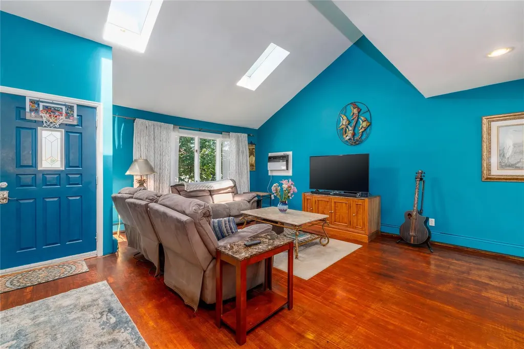 3706 Regent Lane Wantagh NY 11793