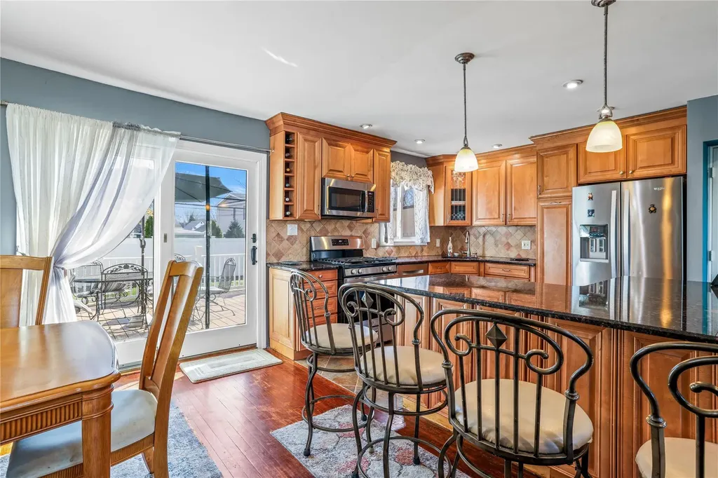 3706 Regent Lane Wantagh NY 11793