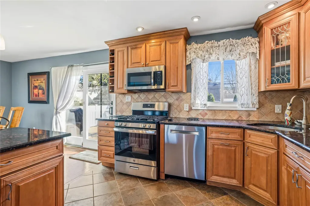 3706 Regent Lane Wantagh NY 11793