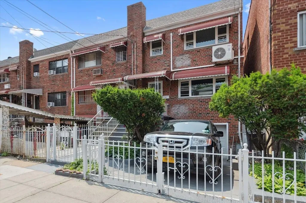 710 E 213th Street Bronx NY 10467