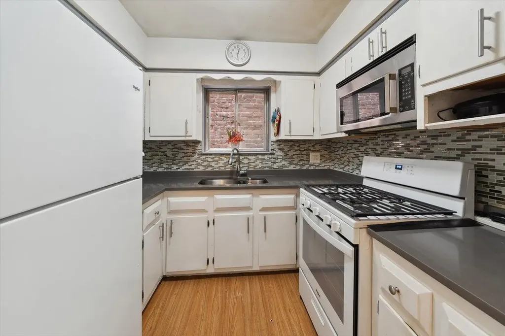 710 E 213th Street Bronx NY 10467