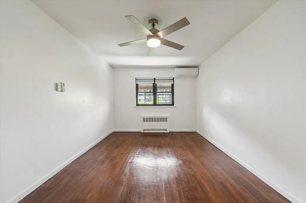710 E 213th Street Bronx NY 10467