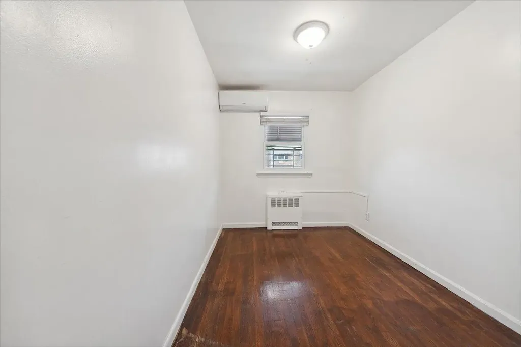 710 E 213th Street Bronx NY 10467