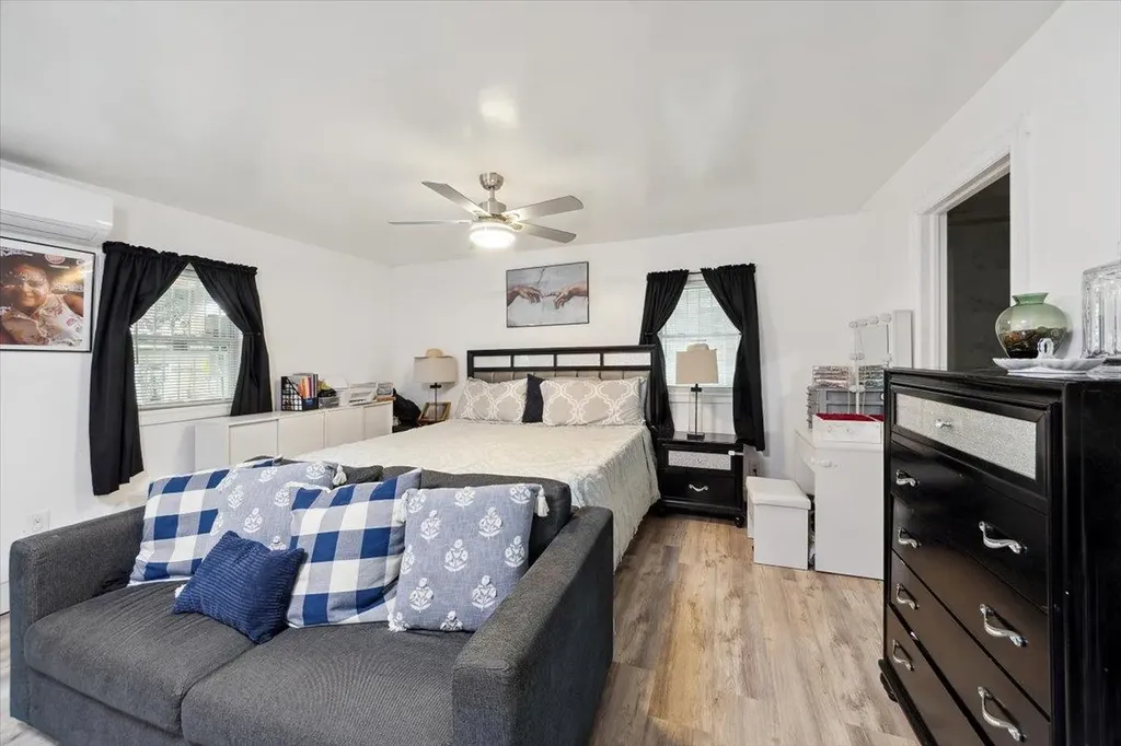 710 E 213th Street Bronx NY 10467