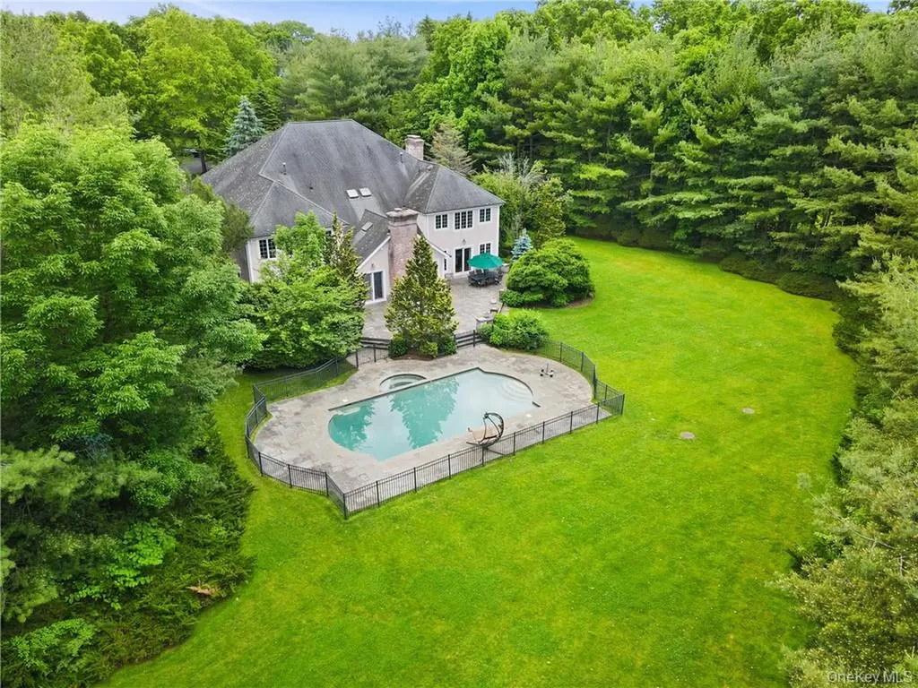 9 Lincoln Woods Purchase NY 10577