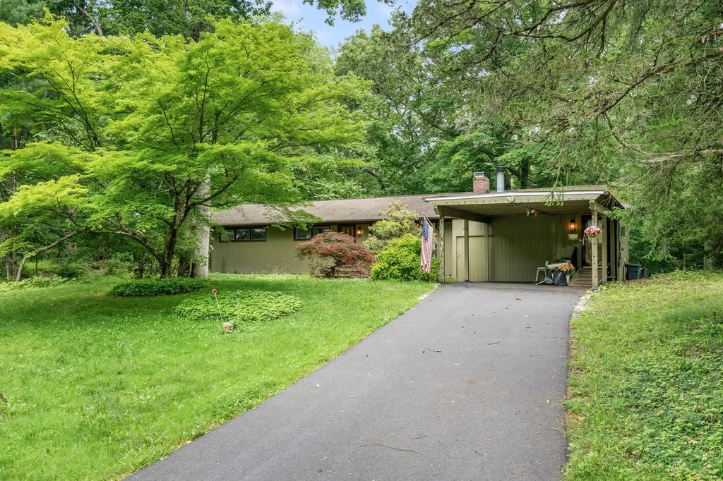 41 Colburn Drive Poughkeepsie NY 12603