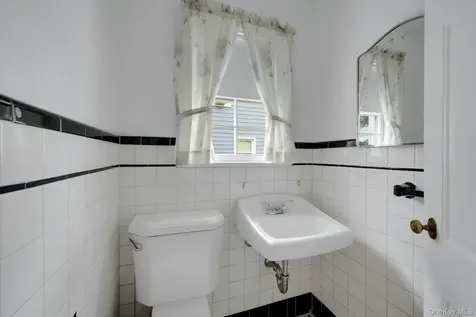 136 White Road Scarsdale NY 10583