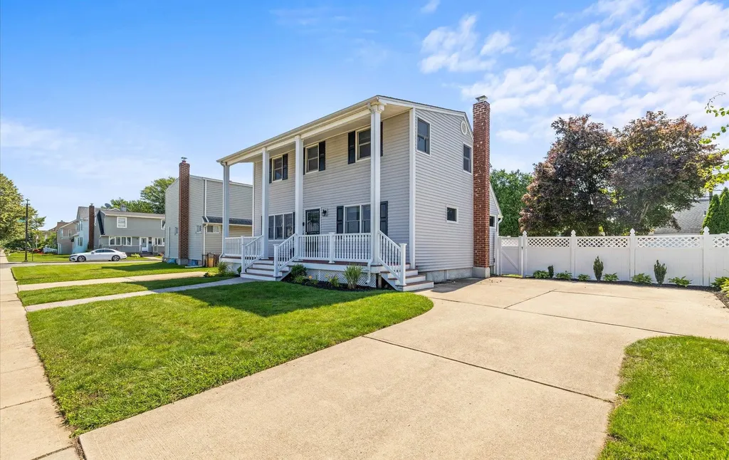78 Cliff Drive Hicksville NY 11801