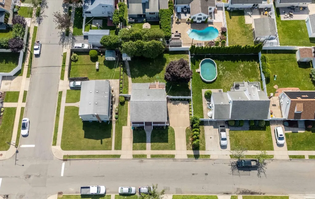 78 Cliff Drive Hicksville NY 11801