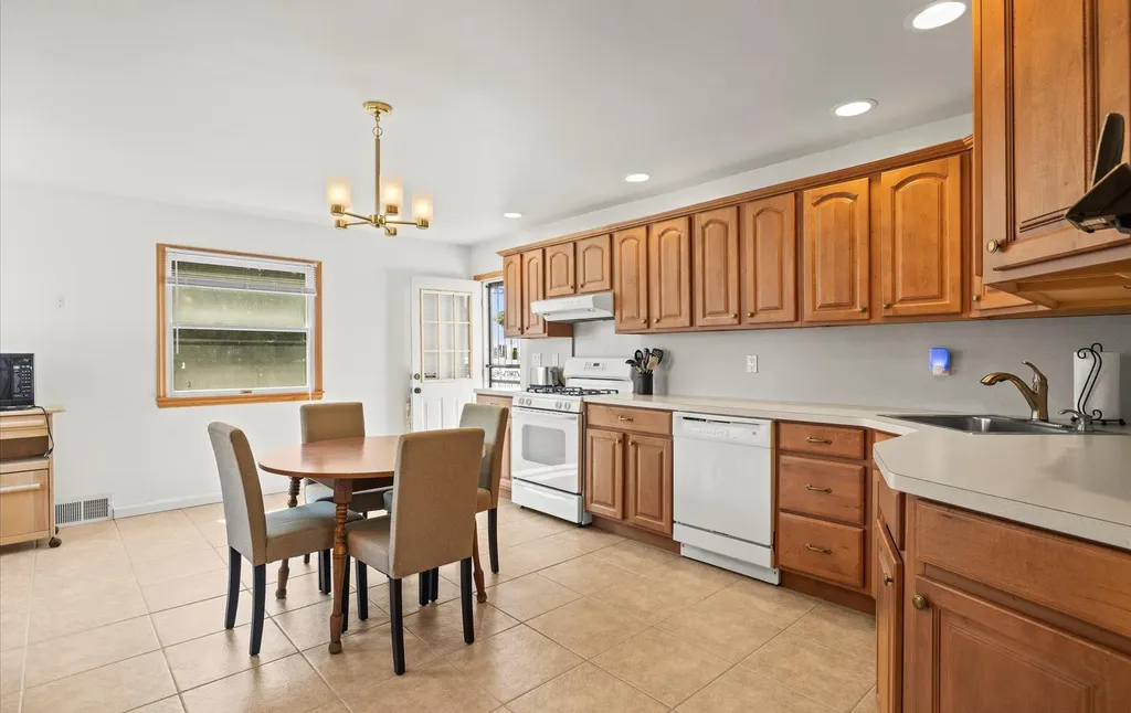 78 Cliff Drive Hicksville NY 11801