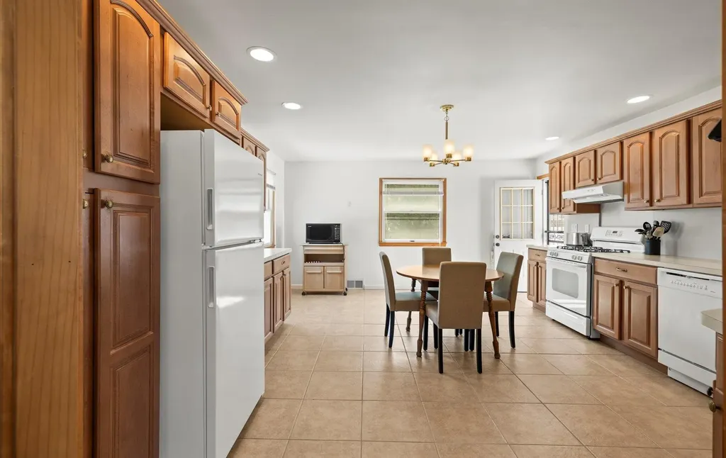 78 Cliff Drive Hicksville NY 11801