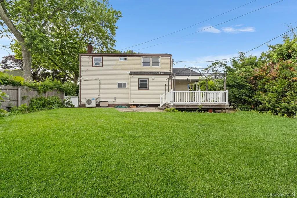 121 Thomas Avenue Bethpage NY 11714
