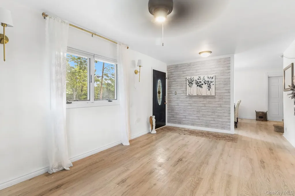 121 Thomas Avenue Bethpage NY 11714