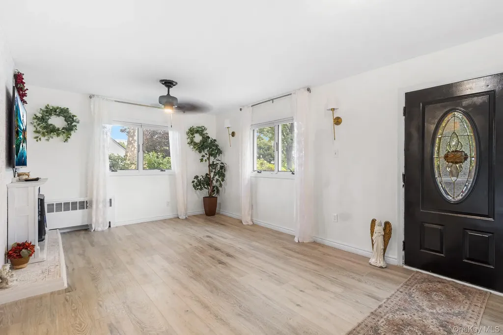 121 Thomas Avenue Bethpage NY 11714
