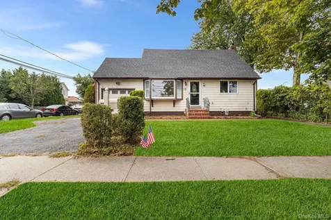 121 Thomas Avenue Bethpage NY 11714