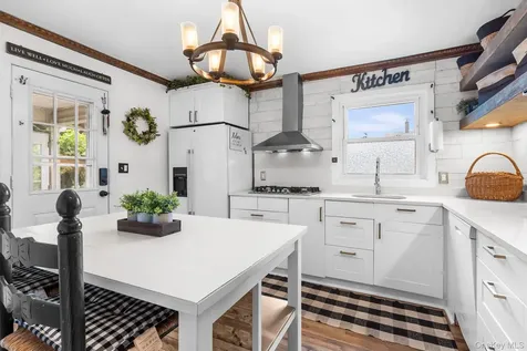 121 Thomas Avenue Bethpage NY 11714